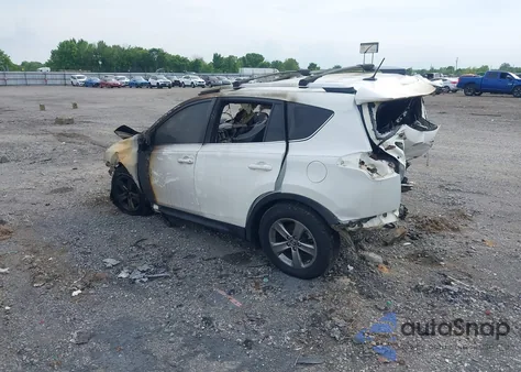 2015 Toyota Rav4 Xle z USA, uszkodzony, nr VIN JTMWFREV0FJ047999